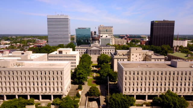 Flying-over-over-the-buildings-of-Columbia-South-Carolina-at-the-State-House