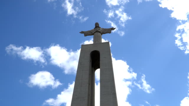 Monumento-de-Jesús-Cristo-Cristo-Rei-en-Lisboa,-Portugal