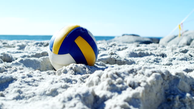 Volleyball-am-Strand-4k