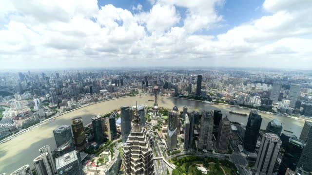 4K-Zeitraffer-der-Skyline-von-Shanghai-und-Stadtbild-mit-Taifun-Himmel