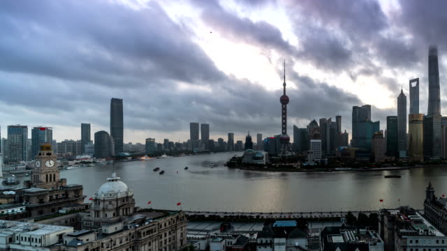 4K-Zeitraffer-der-Skyline-von-Shanghai-und-Stadtbild-bei-Sonnenaufgang