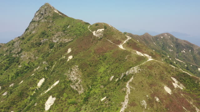 vista-aérea-de-las-montañas-en-Sai-Kung,-Hong-Kong