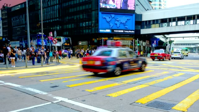 Fußgänger,-Busse-und-Traffic-im-Central-District-Hong-Kong---hyperlapse