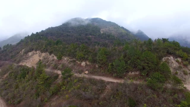 Toma-aérea-del-paisaje-en-Sichuan-occidental/Sichuan,-China