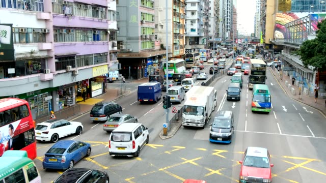 Intenso-tráfico-en-el-distrito-de-Mongkok,-en-Hong-Kong