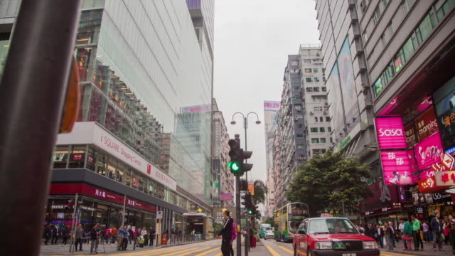 Menschen-Zebrastreifen-Zeitraffer-in-HK-Straße