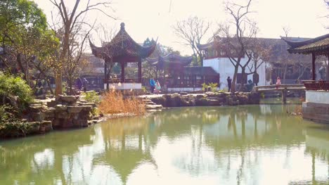 Pabellón-en-el-jardín-del-administrador-humilde-en-Suzhou,-China