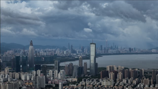 Shen-Zhen-Stadtbild-mit-Wolke,-Regen