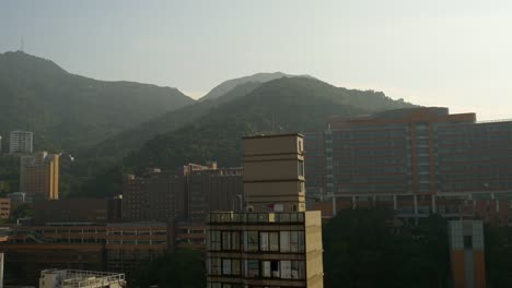 sonnigen-Tag-Hong-Kong-Stadtbild-Bergpanorama-4k