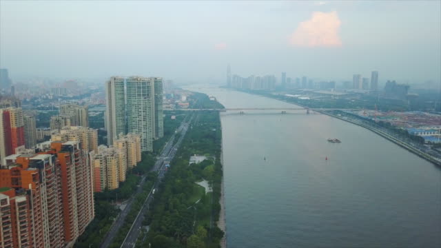 Sonnenuntergang-Himmel-Guangzhou-Stadtbild-Perlfluss-aerial-Panorama-4k-china
