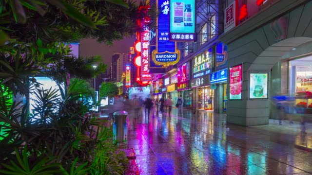 Fußgängerzone-Nanjing-Straße-voll-Nacht-4k-Zeitraffer-China-Shanghai