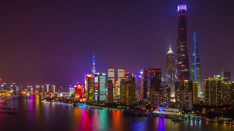 Nacht-erleuchtet-shanghai-Verkehr-Fluss-Pudong-Bucht-auf-dem-Dach-4k-Zeitraffer-China