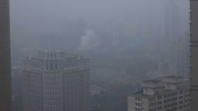 Smoggy-Shanghai-evening