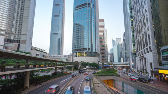Time-lapse-of-street-and-traffic-road-in-Hong-Kong-city-day-to-night-time-lapse-4K