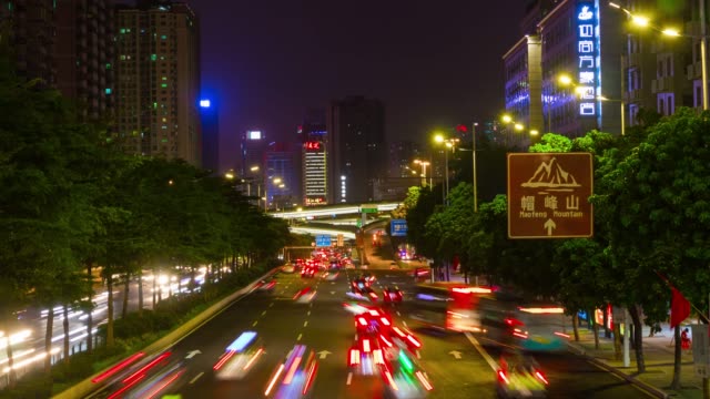 Guangzhou-Stadt-Nacht-wenig-befahrenen-Straße-Kreuzung-Straßenbrücke-anzeigen-4-k-Zeit-verfallen-china