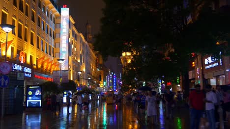Shanghai-Stadt-Nacht-Zeit-beleuchtet-berühmten-Fußgängerzone-Straße-Panorama-4k-china
