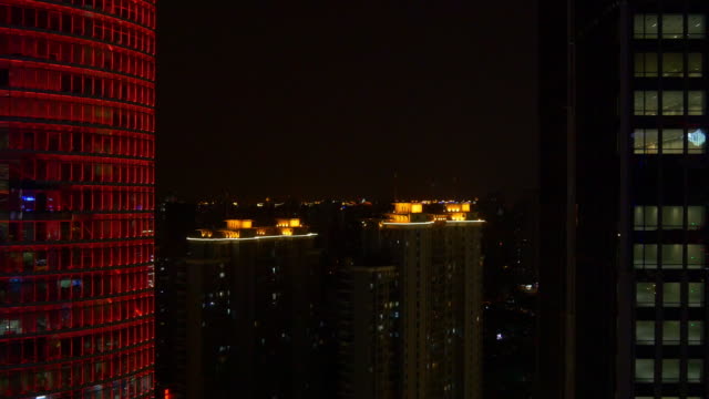 nächtliche-shanghai-Hotel-auf-dem-Dach-Seite-Panorama-4k-china