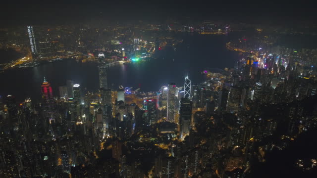 Nacht-beleuchtete-Innenstadt-Bucht-Luftbild-Panorama-4k-China-Hong-kong