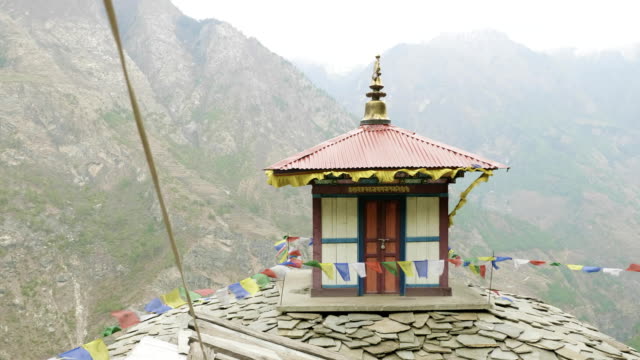 Monasterio-de-altura-en-Nepal,-aldea-Prok,-circuito-de-Manaslu-trek.