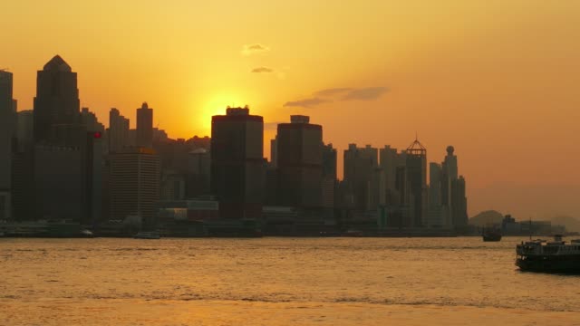 Hong-Kong-bei-Sonnenuntergang.-Victoria-Harbour-und-Central.