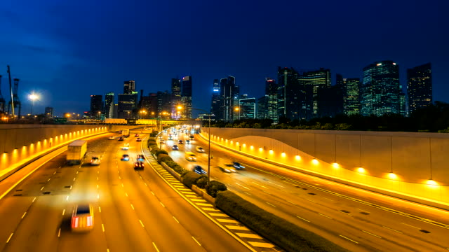 4K.-Zeit-Ablauf-Verkehr-auf-der-Straße-in-Singapur-city