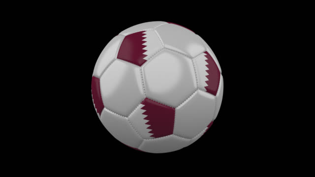 Balón-de-fútbol-con-la-bandera-de-Qatar,-material-de-archivo-de-prores-k-4-con-canal-alfa,-lazo
