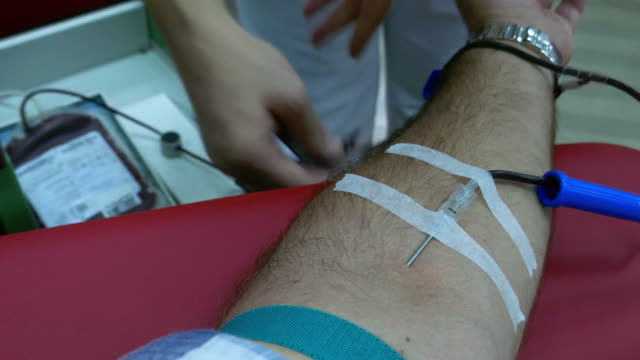 Bei-der-Transfusion-Abteilung,-eine-Person,-die-Blut-spenden