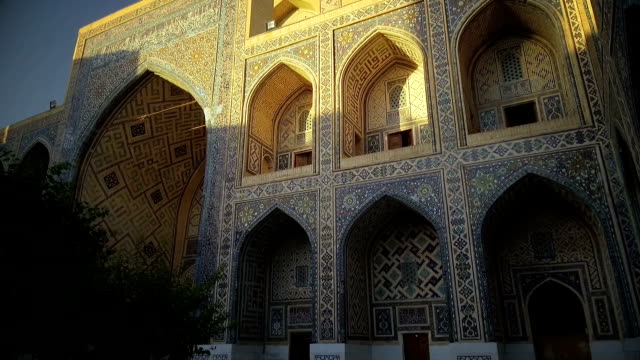 Madrazas-en-Bujará,-Uzbekistán