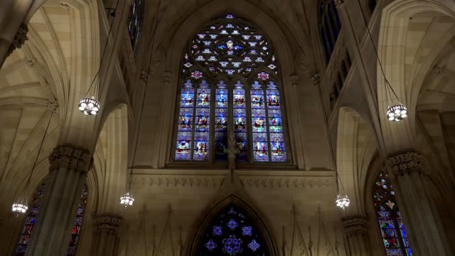 Catedral-de-Patrick,-el-templo-católico-dentro-de-Nueva-York,-un-monumento-excepcional-de-un-estilo-neogótico-de-Nueva-York,-Estados-Unidos
