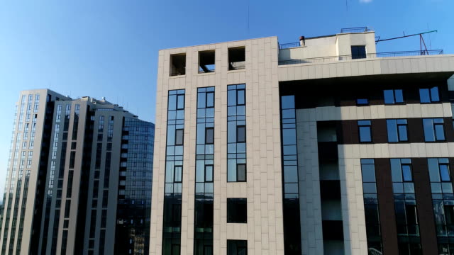 Edificios-modernos-en-el-centro-de-la-ciudad-vieja,-vista-superior