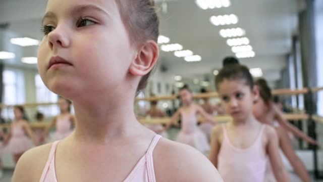 Neck-Rotation-Exercise-in-Ballet-Class
