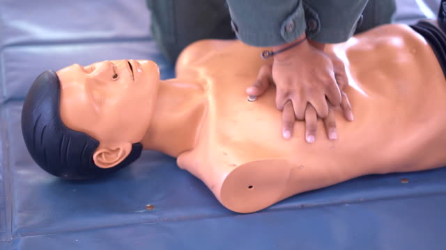 Resucitación-cardiopulmonar-o-CPR-capacitación