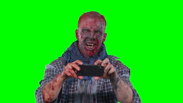 Männlichen-Zombie-mit-Handy