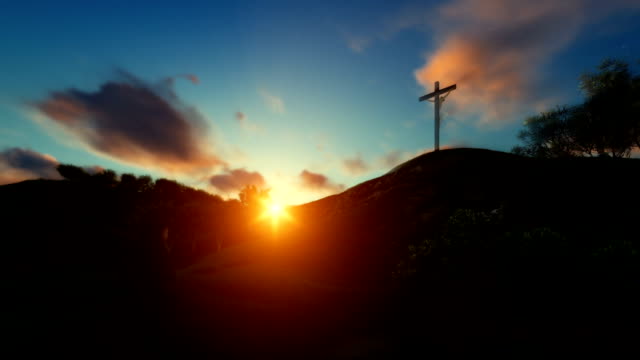 Mujer-rezando-en-la-Cruz-de-Jesús-contra-la-hermosa-puesta-de-sol,-panorámica