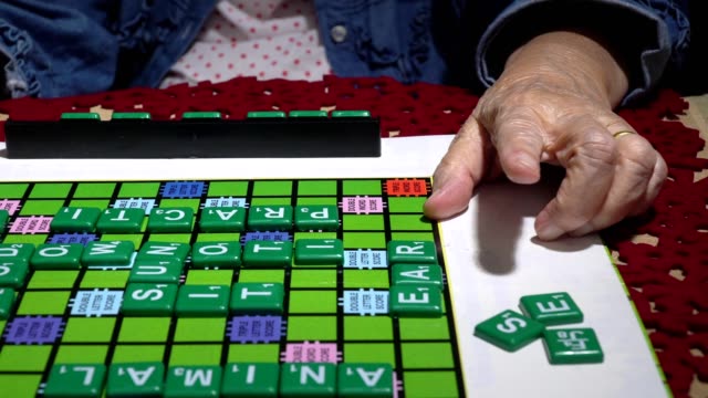 Crosswords-for-Elderly-,help-improve-memory-&-brain