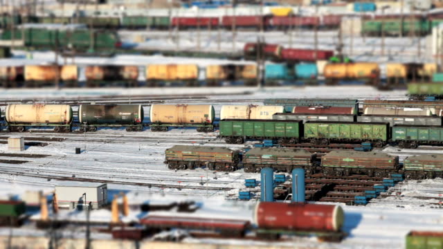 Eisenbahn-Kesselwagen-mit-Öl,-als-ob-eine-Spielzeug-Eisenbahn