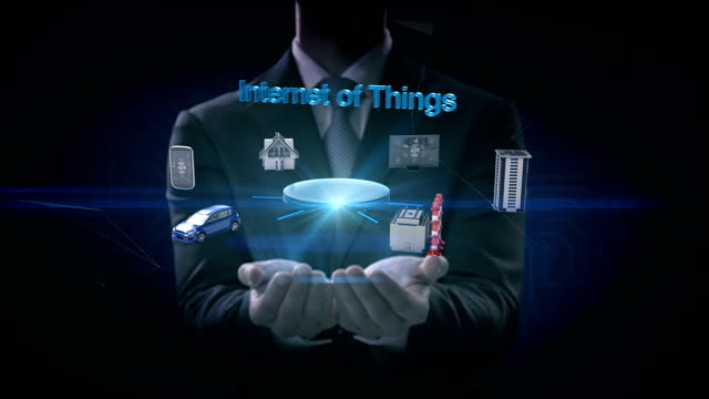 Geschäftsmann-öffnet-zwei-Palmen,-Smart-Factory,-Hausbau,-Auto,-Mobil,-Internet-Sensor-anschließen-"Internet-der-Dinge",-künstliche-Intelligenz.-4-k-Film.