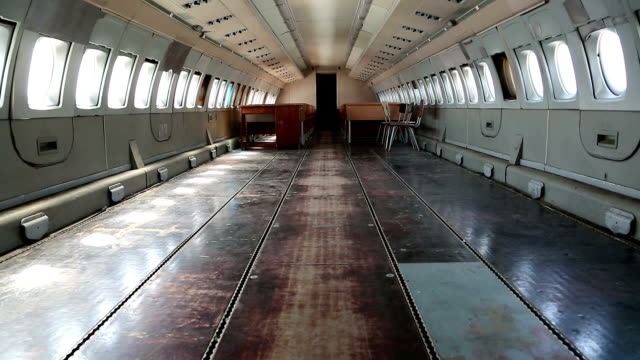 Innenraum-des-Flugzeugs-ohne-Fahrgastsitze