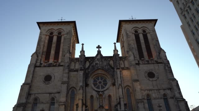 Low-Angle-View-of-San-Fernando-Cathedral-at-Dusk-Close-Up