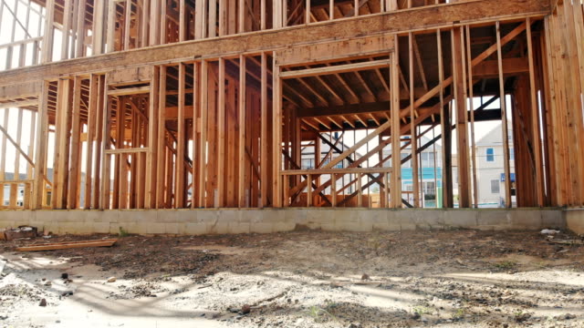 Der-neue-Home-Hochbau-äußeren-Rahmen-und-Balken-Holzbau
