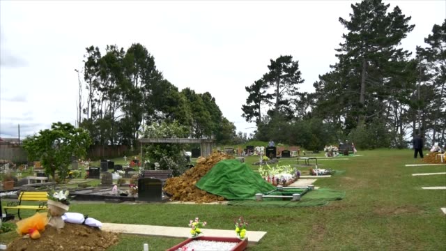 Foto-de-cementerio-para-su-entierro-funeral