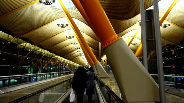 Das-terminal-4-s-am-Flughafen-Barajas.-Es-ist-der-wichtigste-Flughafen-von-Madrid.