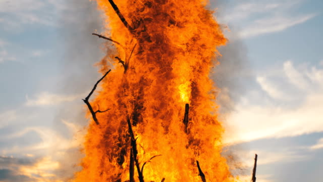Tongues-Flame-of-a-Large-Fire-in-the-Evening-against-the-Sky