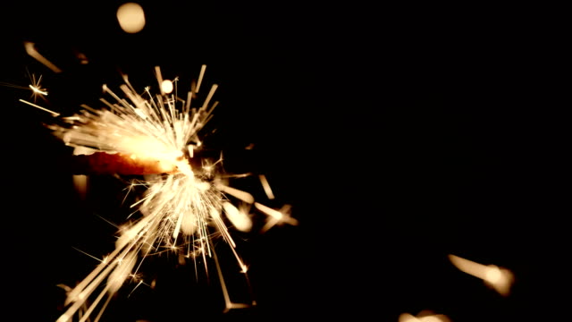 4K---Motion-of-fire-on-an-ignition-cord
