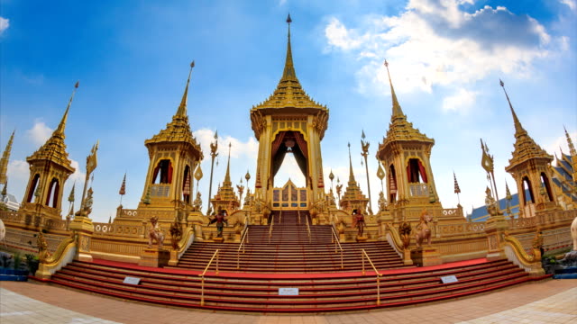 El-crematorio-real-de-rey-Bhumibol-Adulyadej,-Tailandia-4K-Time-Lapse-(acercamiento)