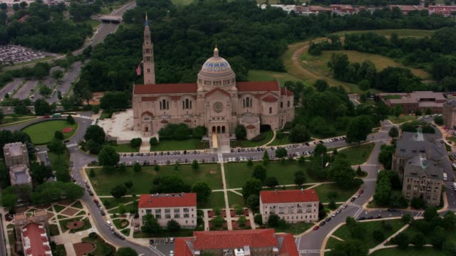 Basilica-of-the-National-Shrine-of-the-Immaculate-Conception.