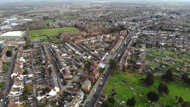 Aerial-footage-of-the-UK-town-of-Aylesbury