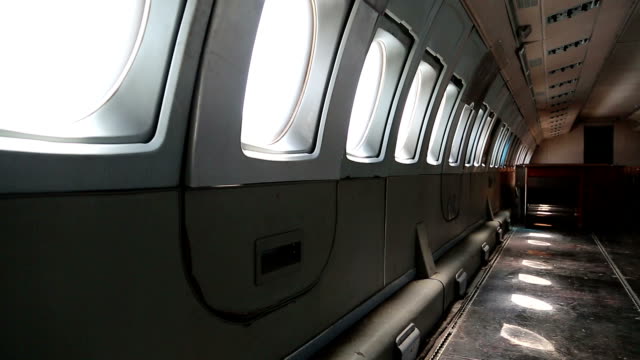 Vacío-interior-de-avión-antigua