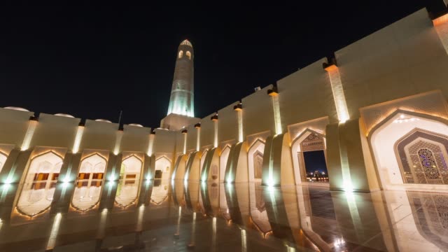 Nacht-Beleuchtung-Doha-Moschee-Hall-außen-Stadtpanorama-4-k-Zeit-hinfällig,-Katar