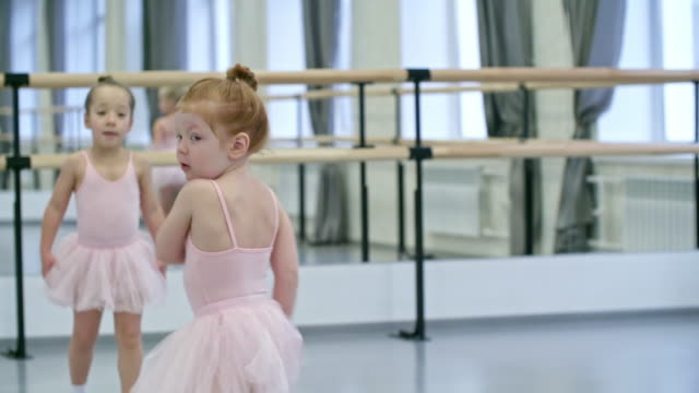 Activadas-chicas-en-clase-de-Ballet